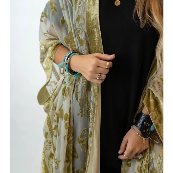 SOLD OUT Velvet Burnout Tassel Kimono Open Wrap Coverup Top One Size - Picture 2 of 6